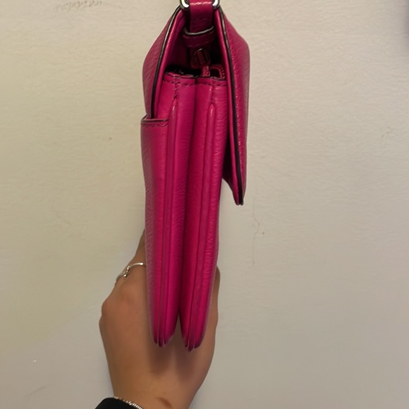 Michael Kors Jet Set Travel Hot Pink Multifunction Crossbody Purse. - Picture 4 of 8